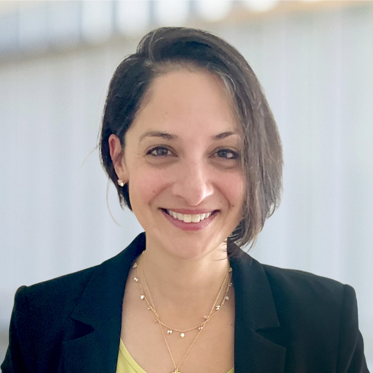 Headshot of eva temkin